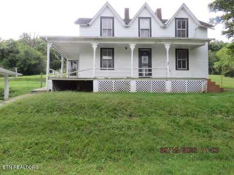 302 East St, Oliver Springs, TN 37840