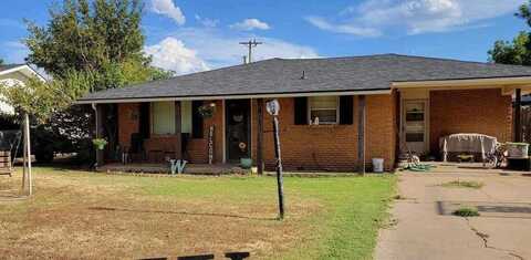 813 Spruce Street, Lockney, TX 79241