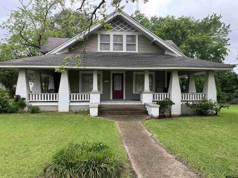 305 E Calvert St., Troup, TX 75789