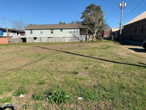 712 Division Street, Biloxi, MS 39530