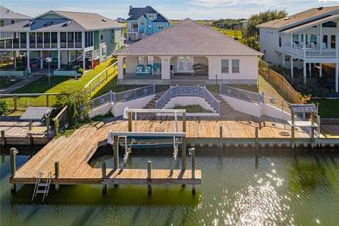 204 Lands End Street, Rockport, TX 78382