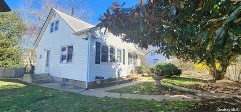 125 Woodland Drive, Mastic Beach, NY 11951