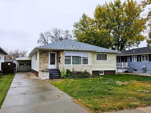 321 W Ames Wye Ave, Glendive, MT 59330