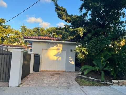 4290 SW 2nd Ter, Miami, FL 33134