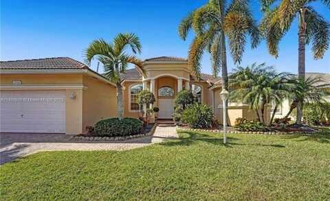 2024 NW 139th Ter, Pembroke Pines, FL 33028