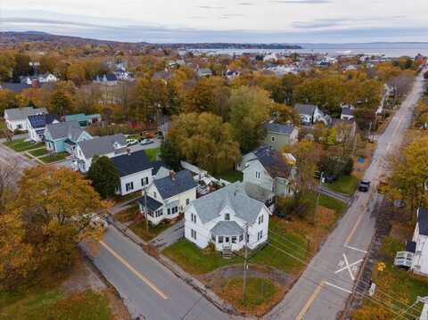 113 Pleasant Street, Rockland, ME 04841