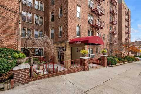 67-25 Clyde Street, Forest Hills, NY 11375