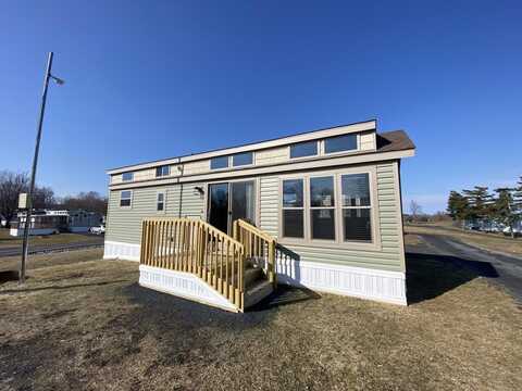 4 Nautical Court, South Hero, VT 05486