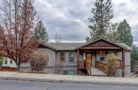 2121 NW Black Pines Place, Bend, OR 97703