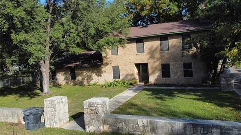 216 N Pinto Street, Comanche, TX 76442