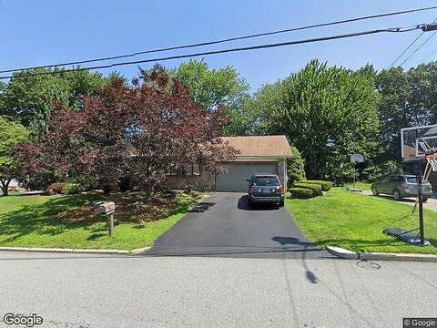 Meadow View, NORTH PROVIDENCE, RI 02904