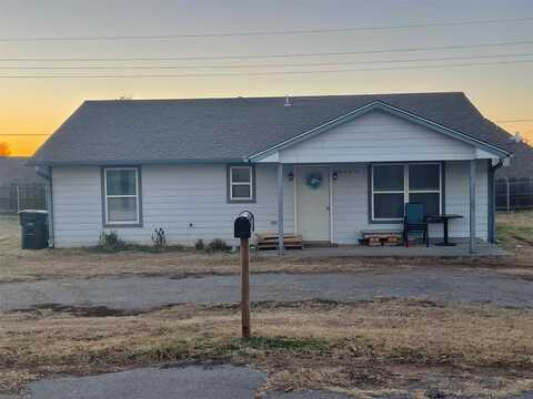 900 N 20th Street, Clinton, OK 73601