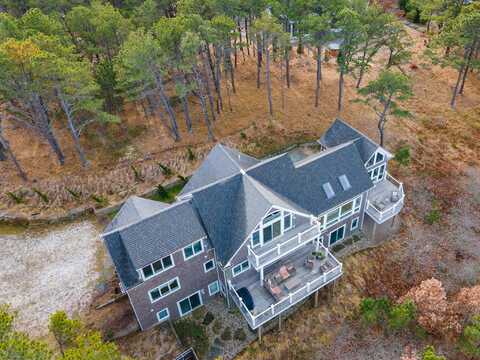 20 4Th Avenue, Wellfleet, MA 02667