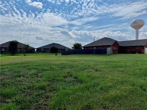 56 Mulberry Street, Clinton, OK 73601