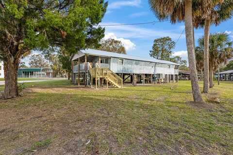 126 241st St, Suwannee, FL 32680