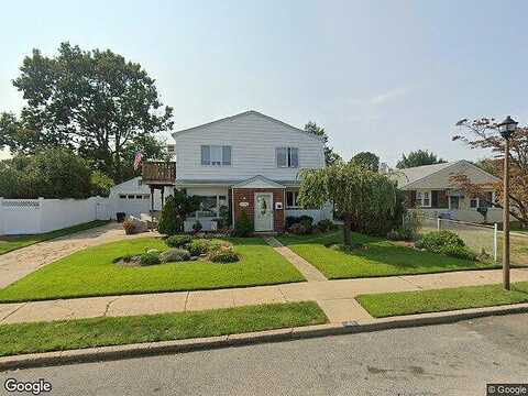 Wellington, EAST MEADOW, NY 11554