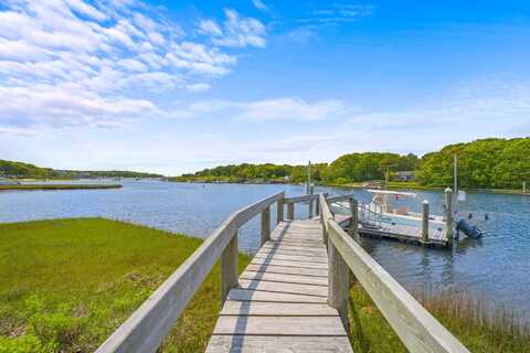 37 Keel Way, Mashpee, MA 02649