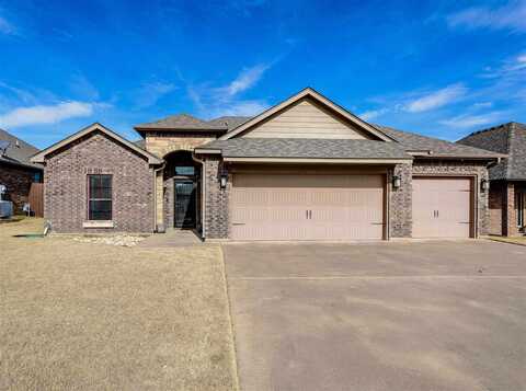 1504 Stonehouse Dr, Elgin, OK 73538