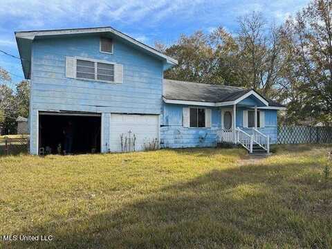 4512 Second Street, Moss Point, MS 39563