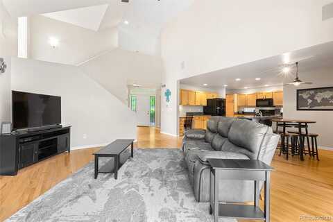 Valentia, DENVER, CO 80247