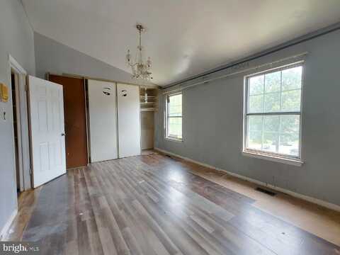 Broom, LANHAM, MD 20706