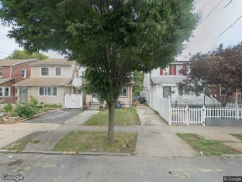 210Th St, Queens Village, NY 11429