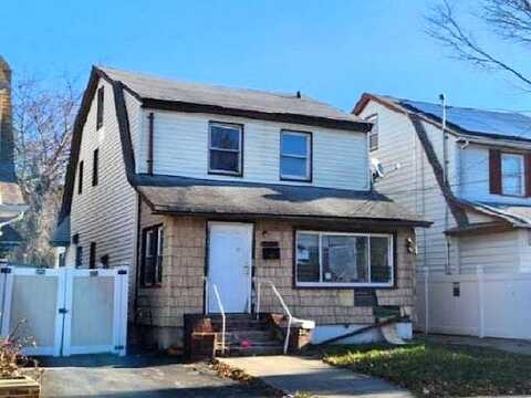 210Th St, Queens Village, NY 11429