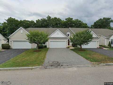 Clubhouse Ln #112, Northbridge, MA 01534