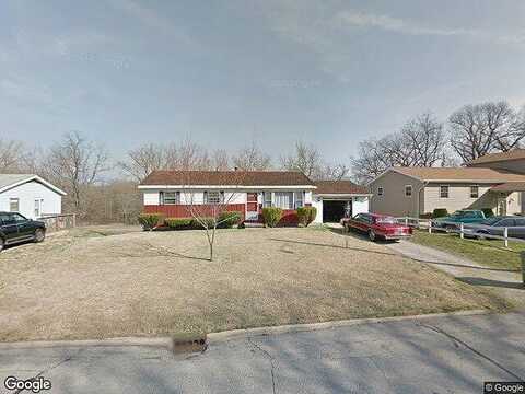 Ravina Ave, Decatur, IL 62526