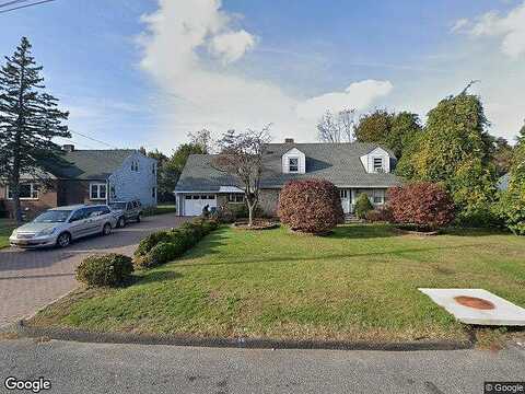 12Th, HUNTINGTON STATION, NY 11746