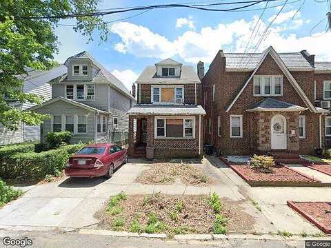 20Th Rd, Flushing, NY 11357