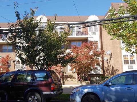 Highland Ave, Jamaica, NY 11432