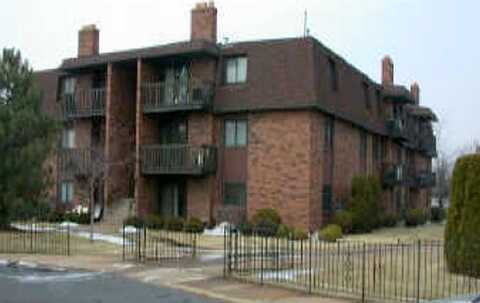 Port De Leau Ct, Apt 302, Highland, IN 46322