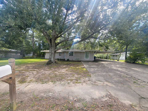 S Woodcrest Avenue, Denham Springs, LA 70726