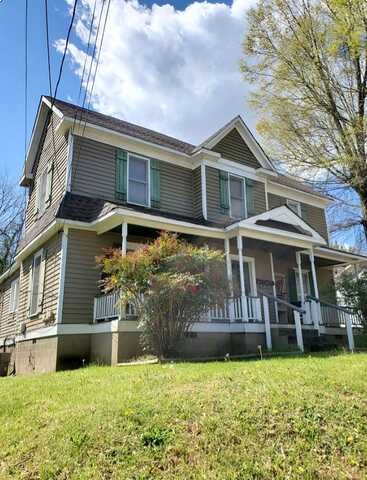 W Bell St. A, B, C, Statesville, NC 28677