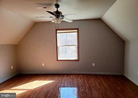 Coon Hollow, HEDGESVILLE, WV 25427