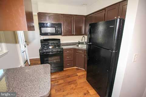 Oak, MORRISVILLE, PA 19067