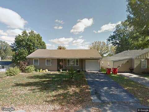 27Th, LEXINGTON, MO 64067