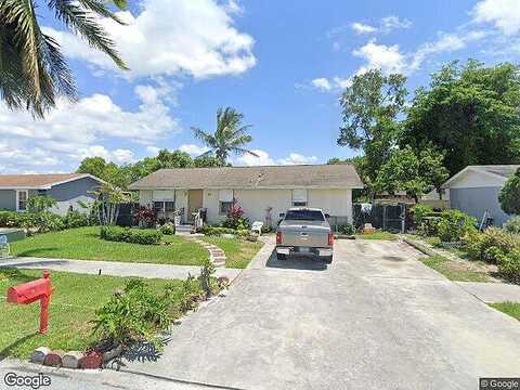 E Elaine Circle E, West Palm Beach, FL 33409