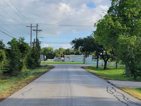 County Rd 142, Alvin, TX 77511