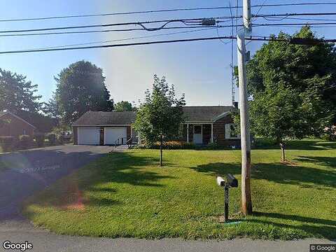 Lincoln Way West W, Saint Thomas, PA 17252