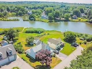 Borodell, MYSTIC, CT 06355