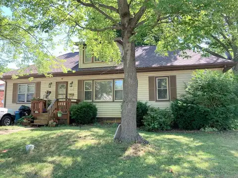 Middle St, Farmington, MO 63640