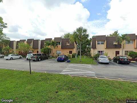 Blueberry Ct 34, Lauderhill, FL 33313