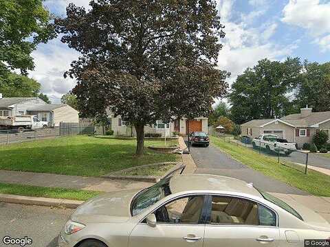 Thompson St, Raritan, NJ 08869