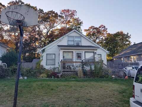 Oak Neck, WEST ISLIP, NY 11795