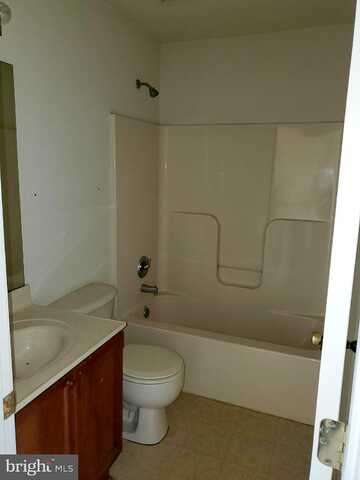 Prentiss Point, MARTINSBURG, WV 25401