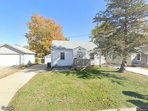 6Th St N, Newton, IA 50208