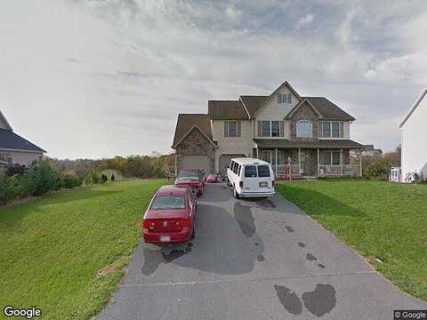 Lindia Drive 24, Chambersburg, PA 17202