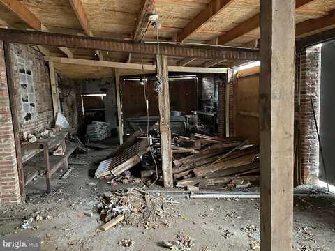 Garages Behind 4114 Frederick Ave, Baltimore, MD 21229